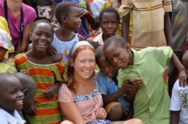 48_jenn_with_kids_med